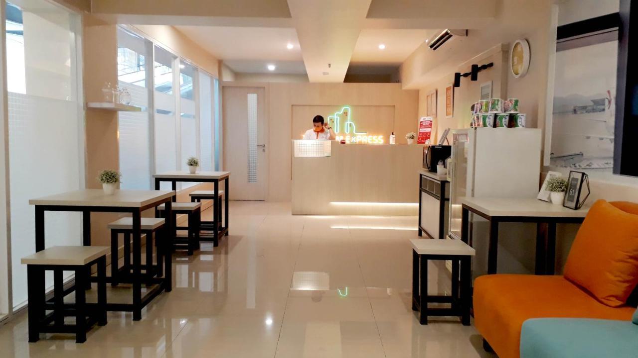 Hotel Titanium Express Homtel Yakarta Exterior foto