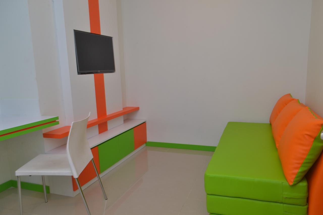 Hotel Titanium Express Homtel Yakarta Exterior foto